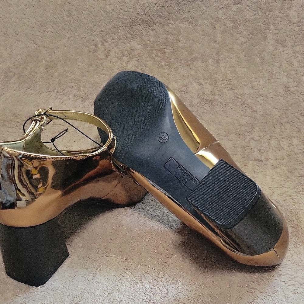 Worthington Gold and Black Women's Mary Jane Heels - Picture 4 of 4